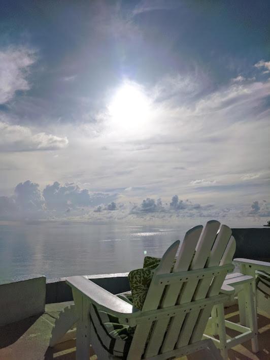 Casa de férias Water's Edge - Oceanfront With Private Pool *