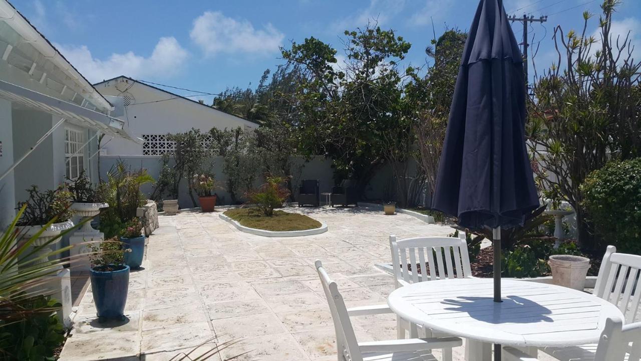 Casa de férias Water's Edge - Oceanfront With Private Pool Nassau